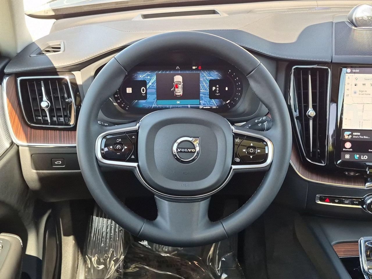 Certified 2024 Volvo XC60 B5 Ultimate w/ Protection Package Premier AWD/4WD image 13