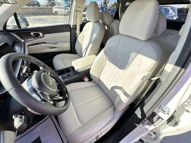 Certified 2025 Kia Sorento EX w/ EX Panoramic Sunroof Package image 14