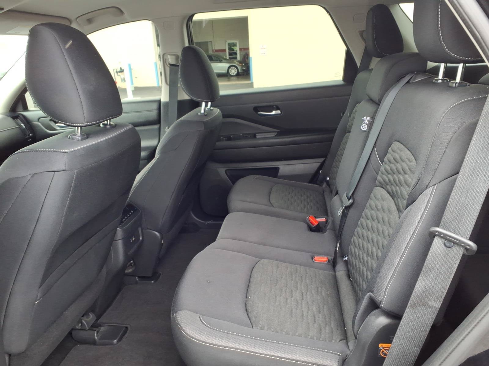 Used 2022 Nissan Pathfinder SV AWD/4WD image 26