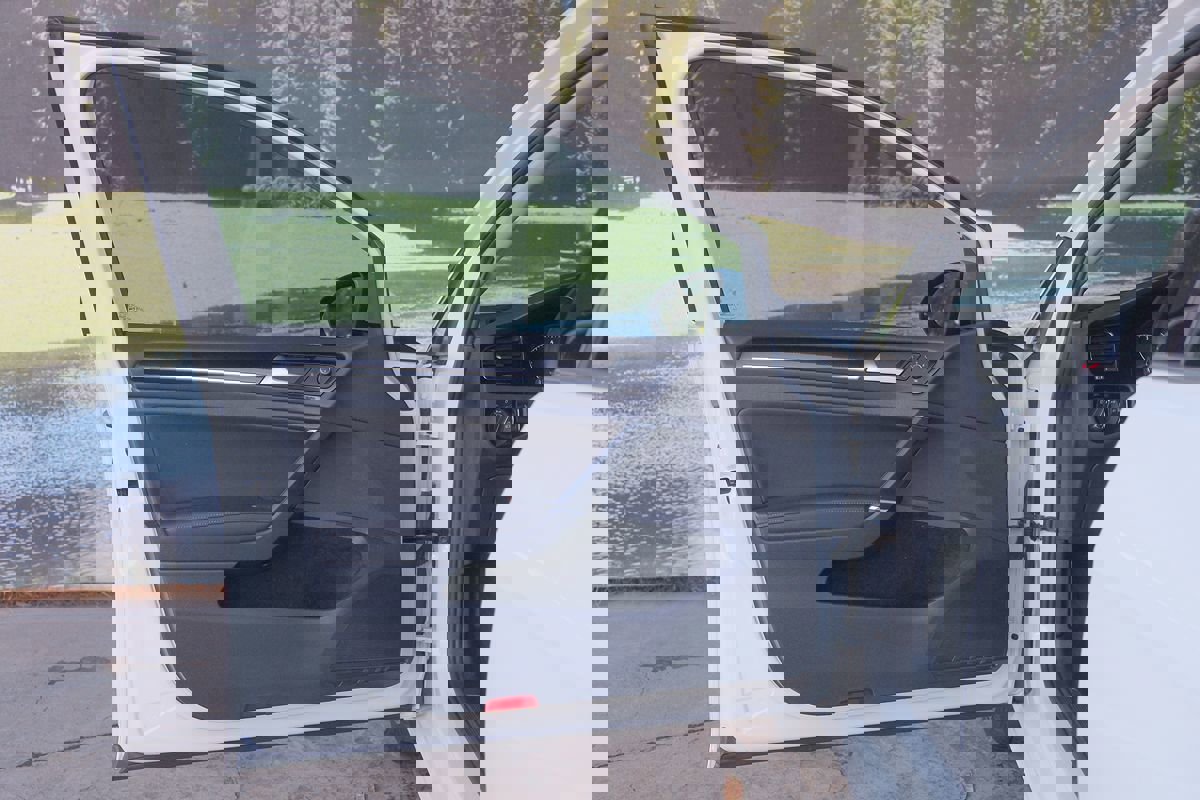 Used 2017 Volkswagen Golf SEL image 10