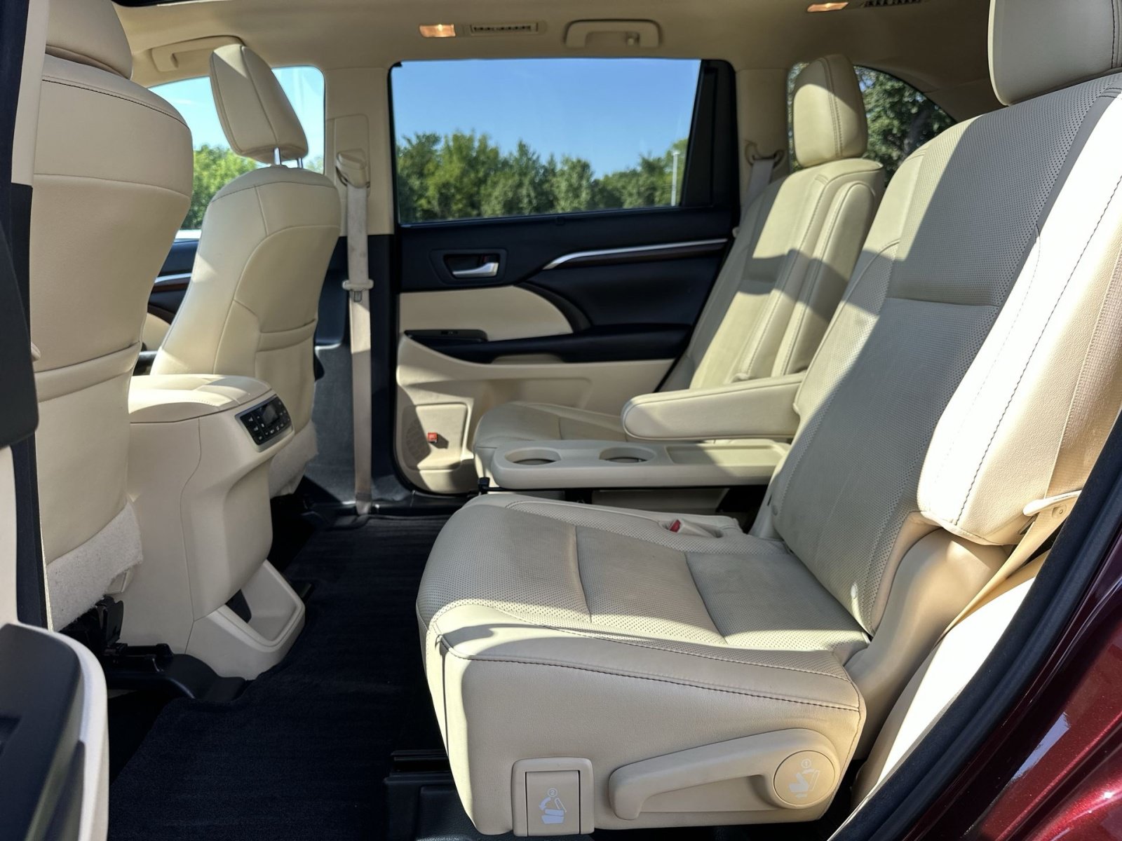 Used 2016 Toyota Highlander Limited Platinum AWD/4WD image 26