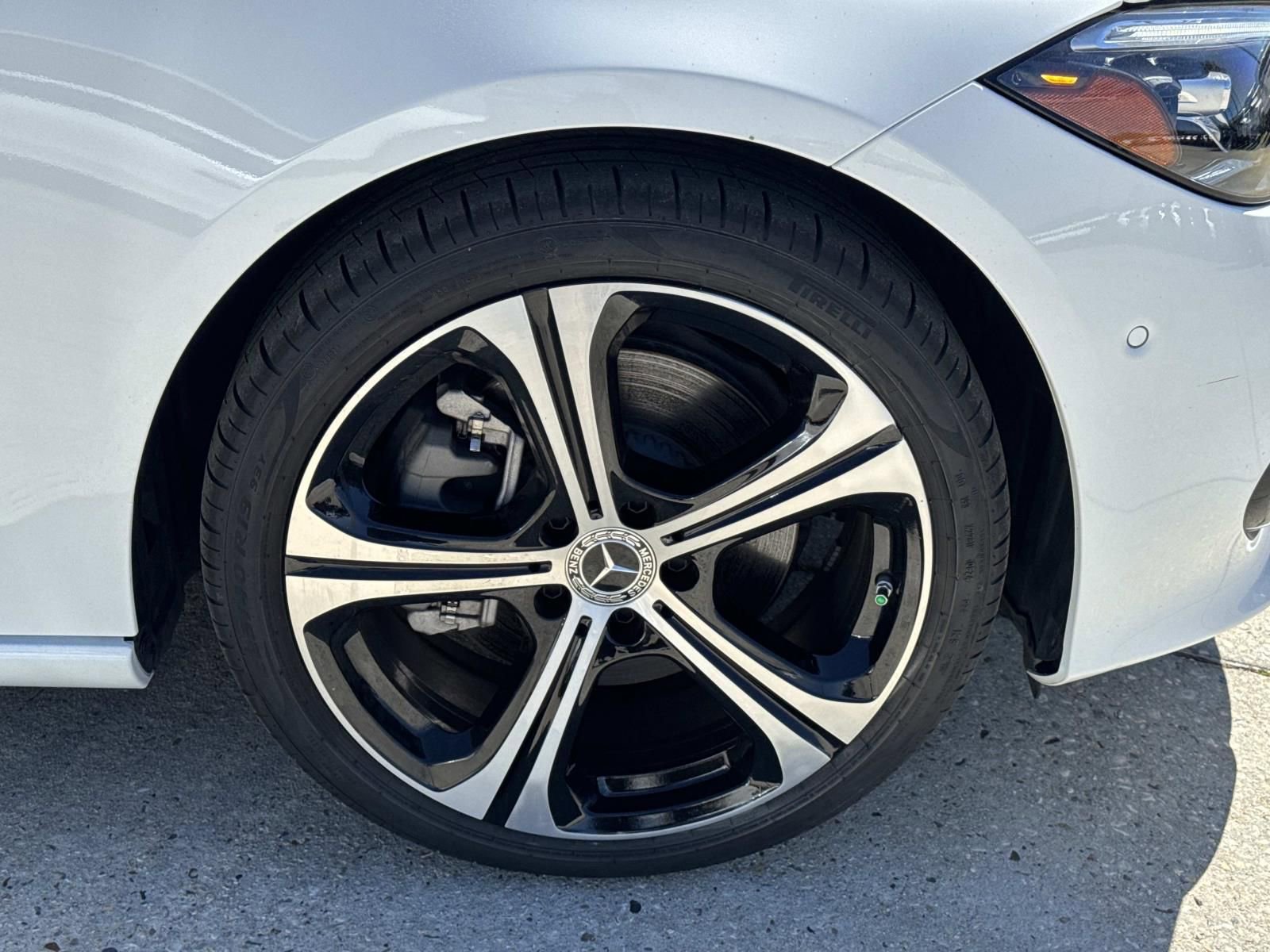 Used 2024 Mercedes-Benz C 300 Sedan image 4