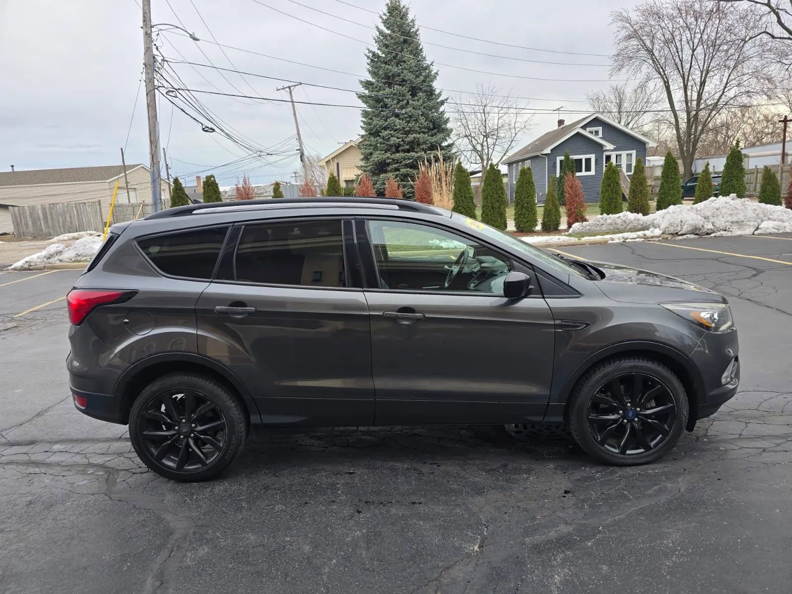 Used 2019 Ford Escape SE image 11