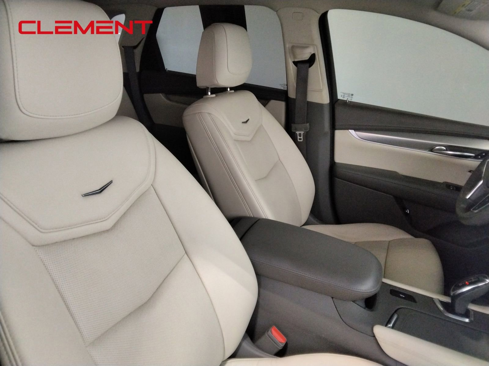 Used 2018 Cadillac XT5 Luxury w/ Driver Awareness Package image 45