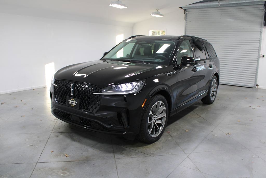 New 2026 Lincoln Aviator 2WD image 3