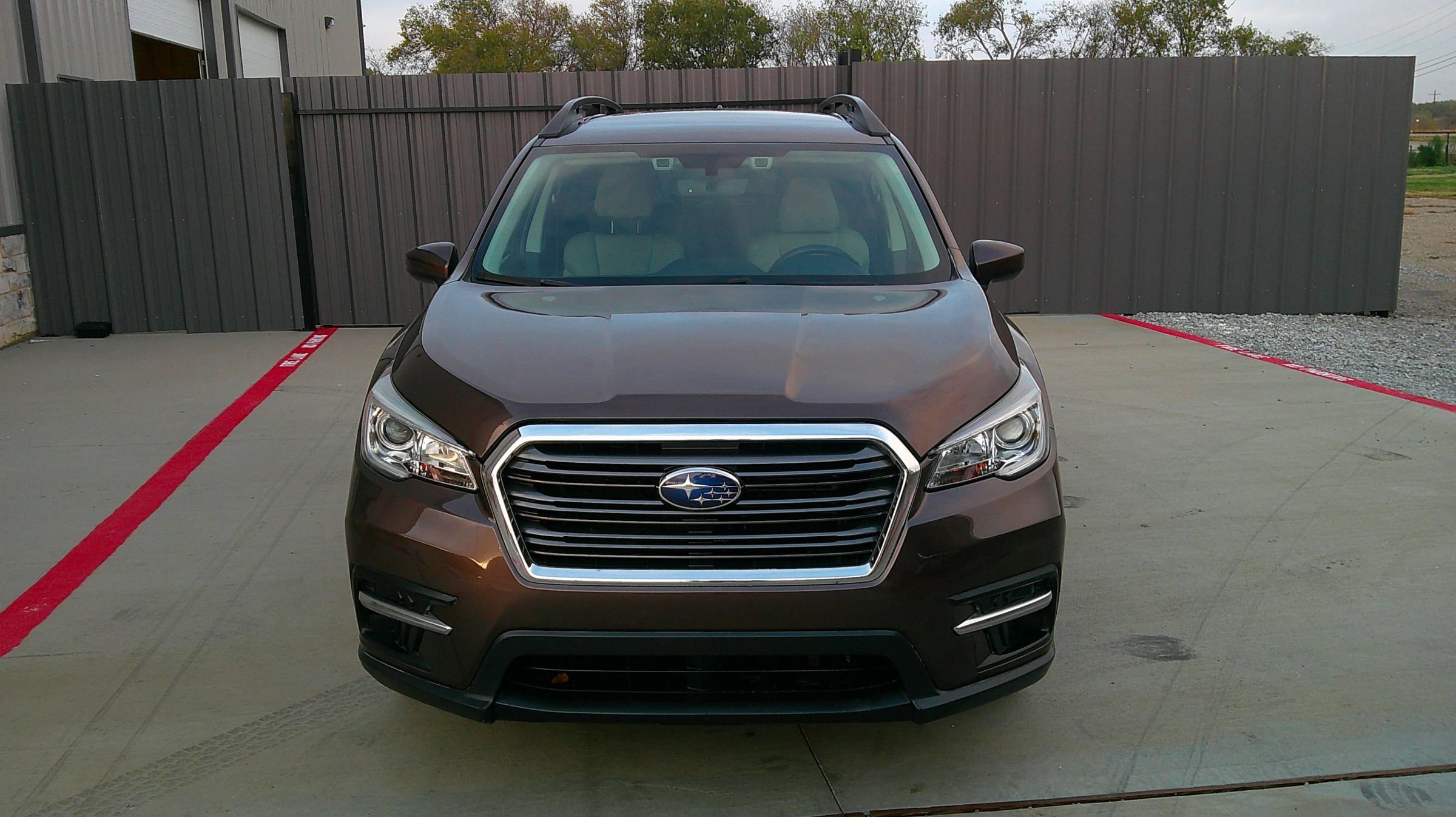 Used 2019 Subaru Ascent Premium image 2