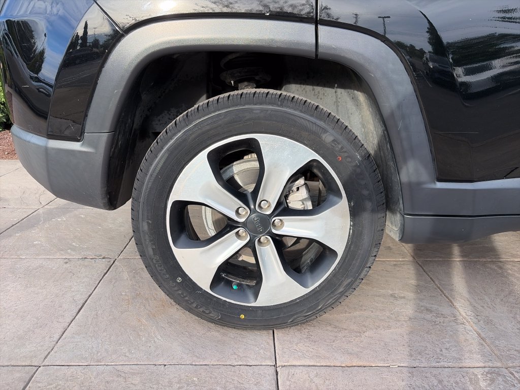 Used 2018 Jeep Compass Latitude w/ Popular Equipment Group AWD/4WD image 14