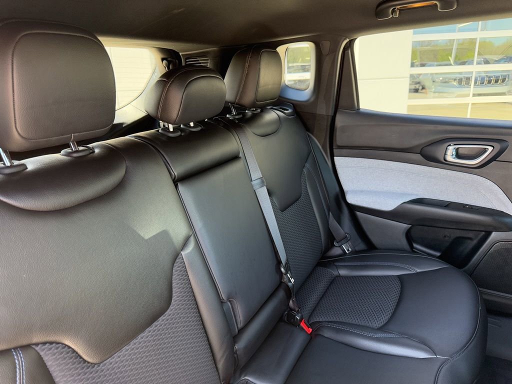 Used 2023 Jeep Compass Latitude w/ Convenience Group image 35