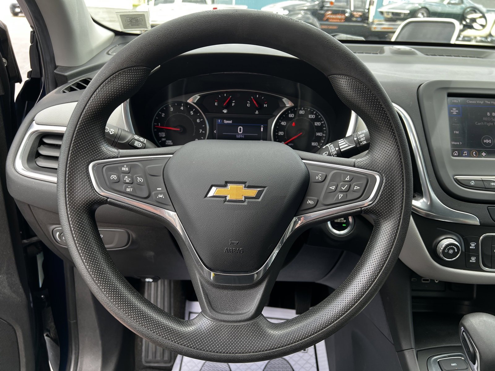 Used 2022 Chevrolet Equinox LS w/ LS Convenience Package image 17