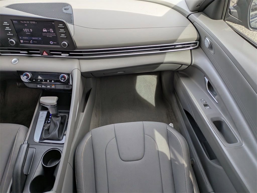 Used 2023 Hyundai Elantra SEL image 14