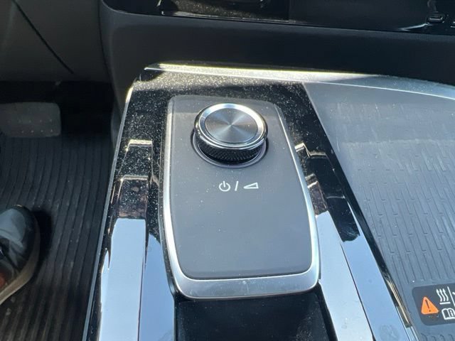 Used 2025 Buick Enclave Sport Touring w/ Trailering Package, 5000 lbs. AWD/4WD image 33