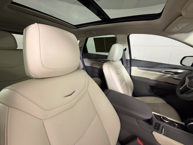 Certified 2024 Cadillac XT5 Premium Luxury FWD image 31