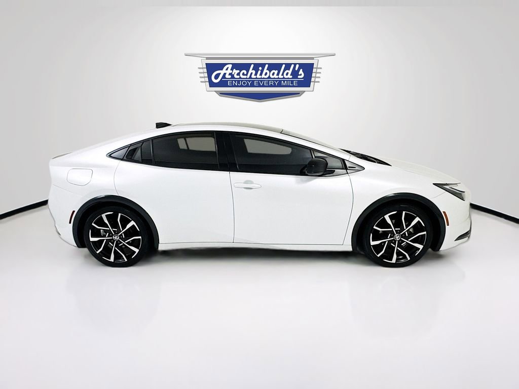 Used 2024 Toyota Prius Prime Premium FWD image 8