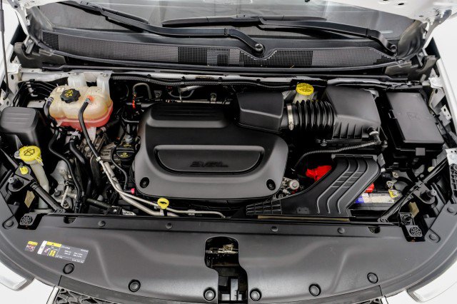 Used 2022 Chrysler Pacifica Limited FWD image 49