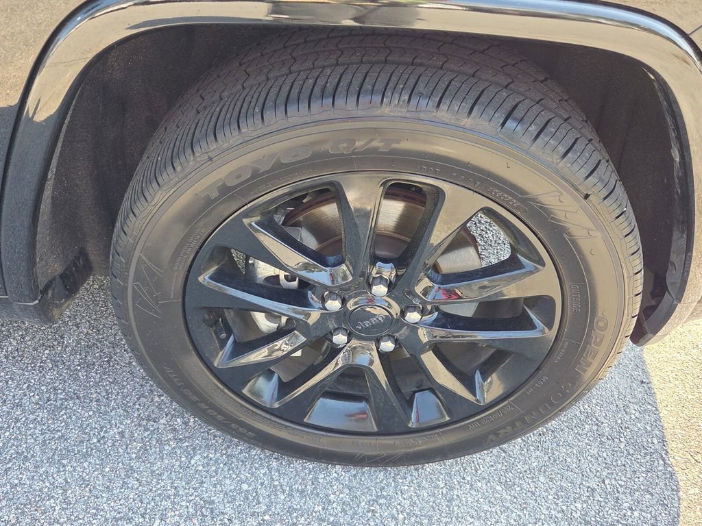 Used 2021 Jeep Grand Cherokee Laredo X image 17