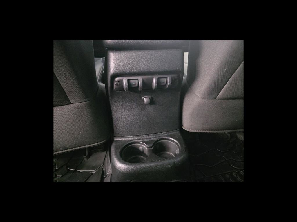 Used 2018 Jeep Wrangler Unlimited Sport S image 24