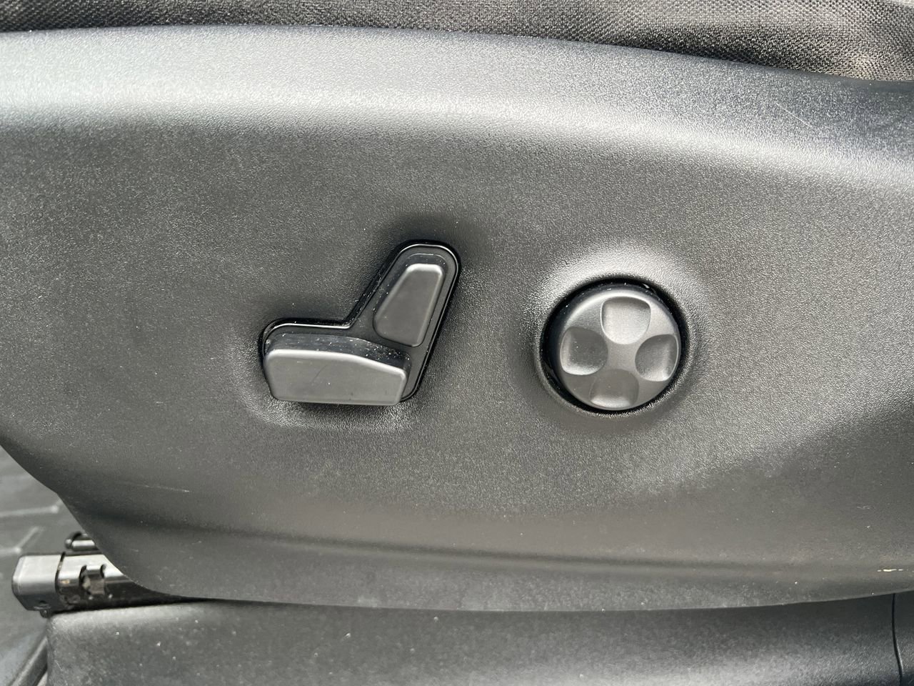 Used 2018 Chrysler Pacifica Touring Plus w/ Tire & Wheel Group image 22