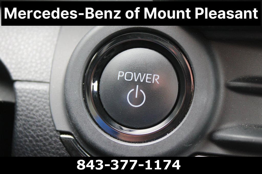 Used 2023 Toyota Crown Limited image 33