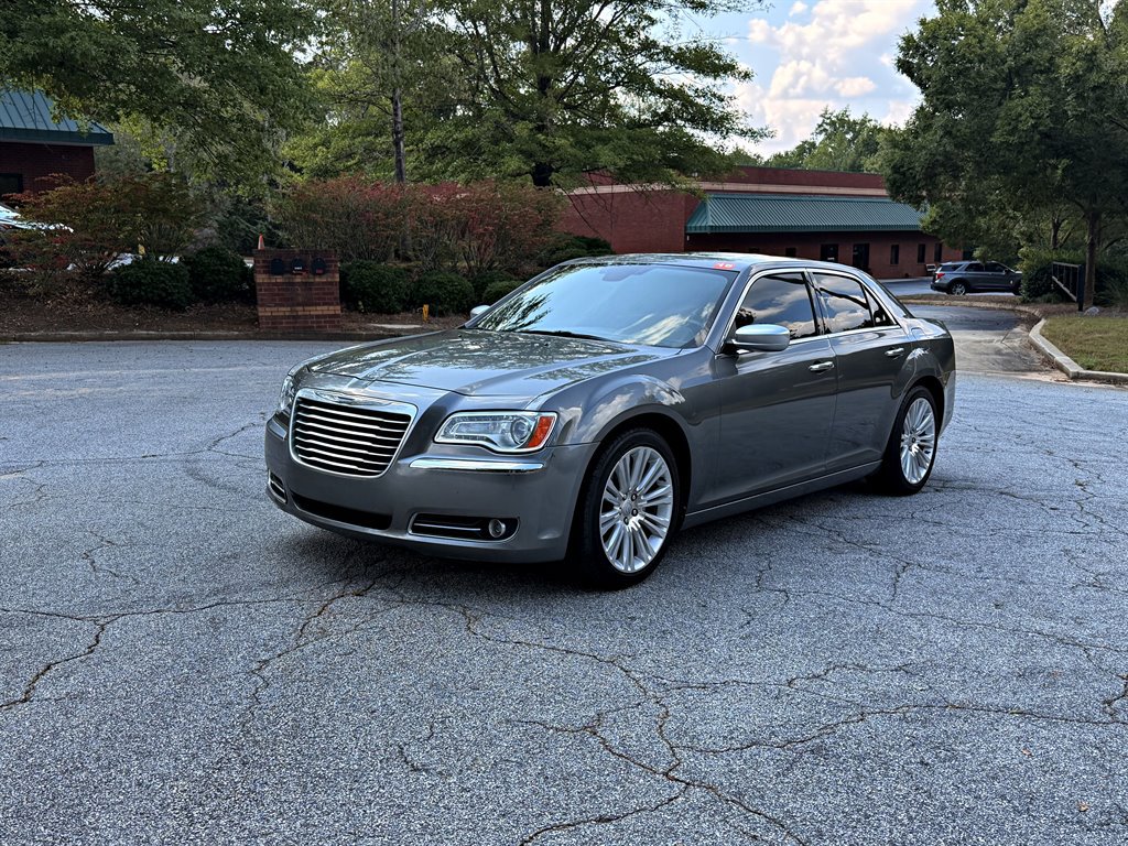 Used 2012 Chrysler 300 C Luxury Series w/ 19-Premium Speaker Group RWD image 1