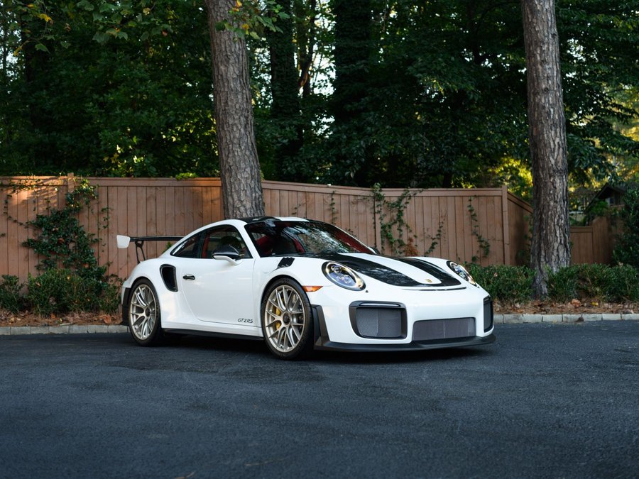 Used 2018 Porsche 911 GT2 RS RWD image 4