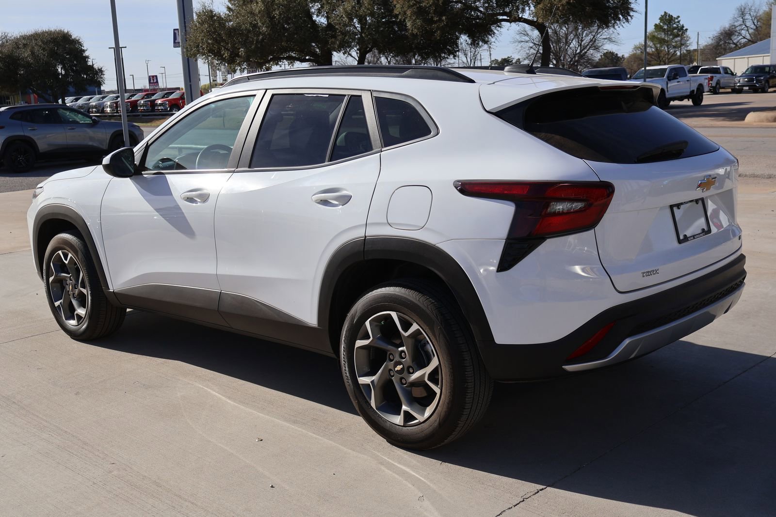 Used 2025 Chevrolet Trax LT image 9