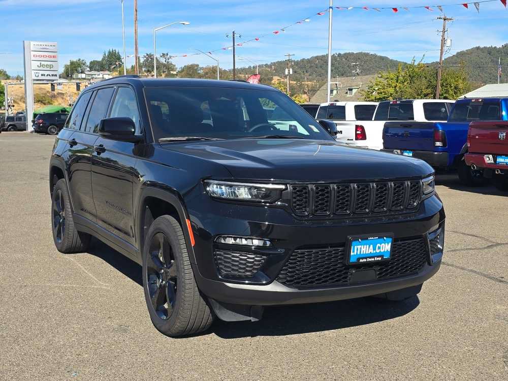 Used 2025 Jeep Grand Cherokee Limited w/ Black Appearance Package AWD/4WD image 7