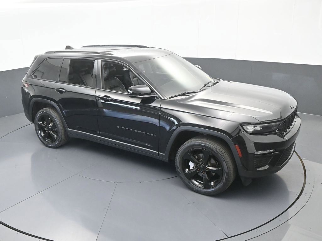 Used 2023 Jeep Grand Cherokee Limited w/ Black Appearance Package image 56