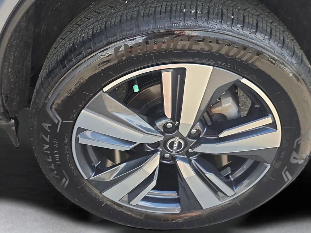 Used 2024 Nissan Rogue SL image 14