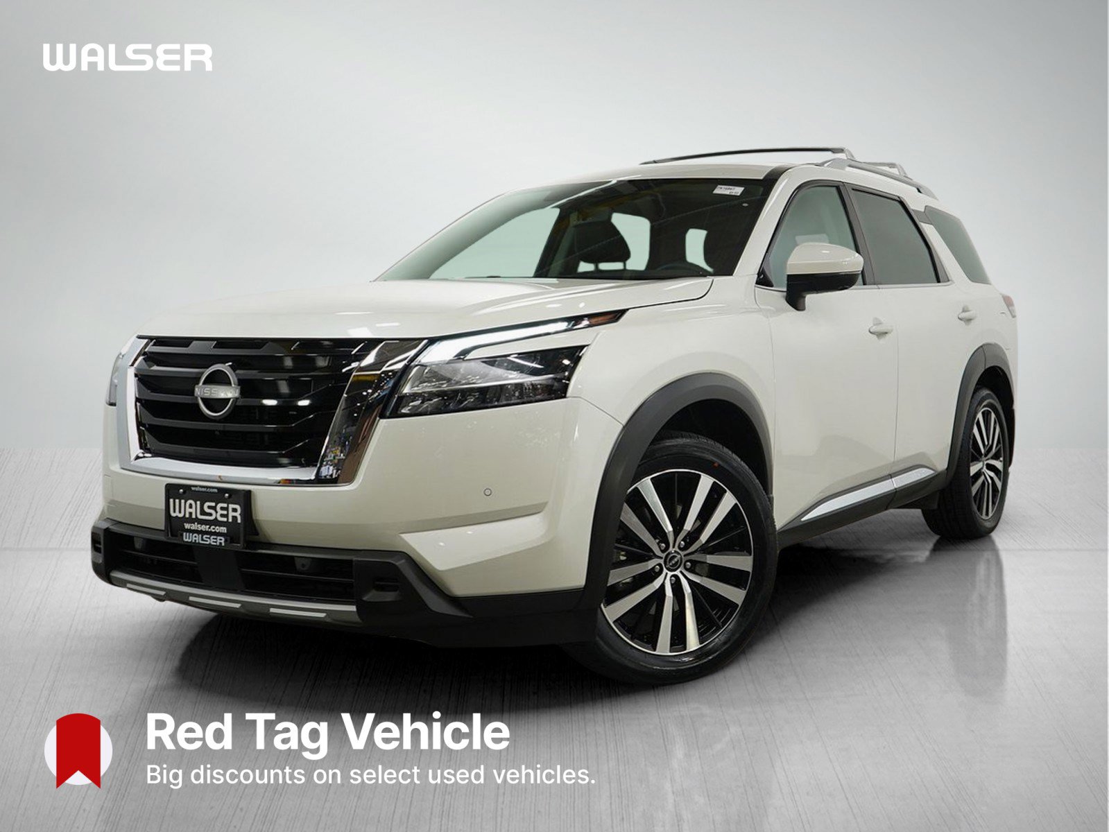 Used 2023 Nissan Pathfinder Platinum image 1