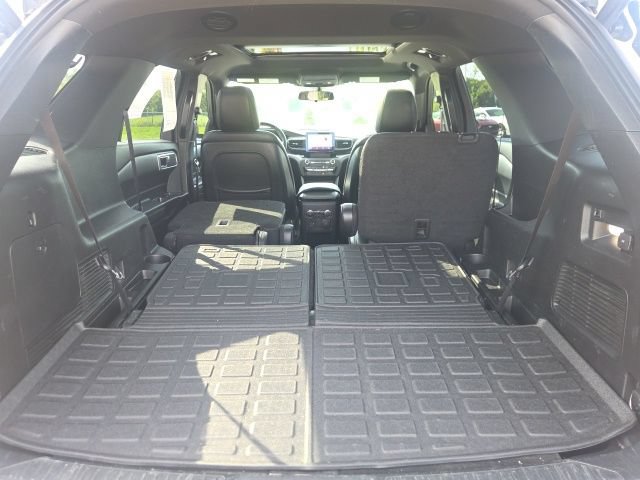 Used 2020 Ford Explorer XLT w/ Equipment Group 202A AWD/4WD image 10