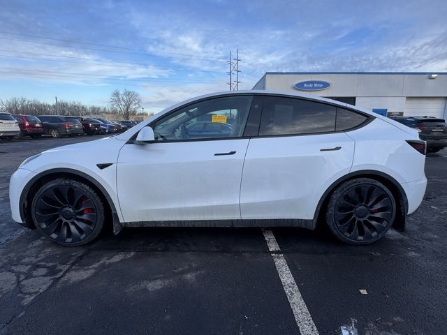 Used 2024 Tesla Model Y Performance image 5