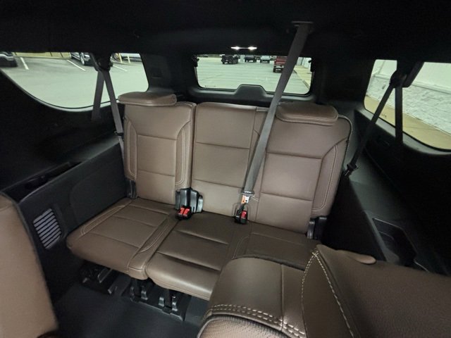 Certified 2025 Chevrolet Suburban High Country image 30