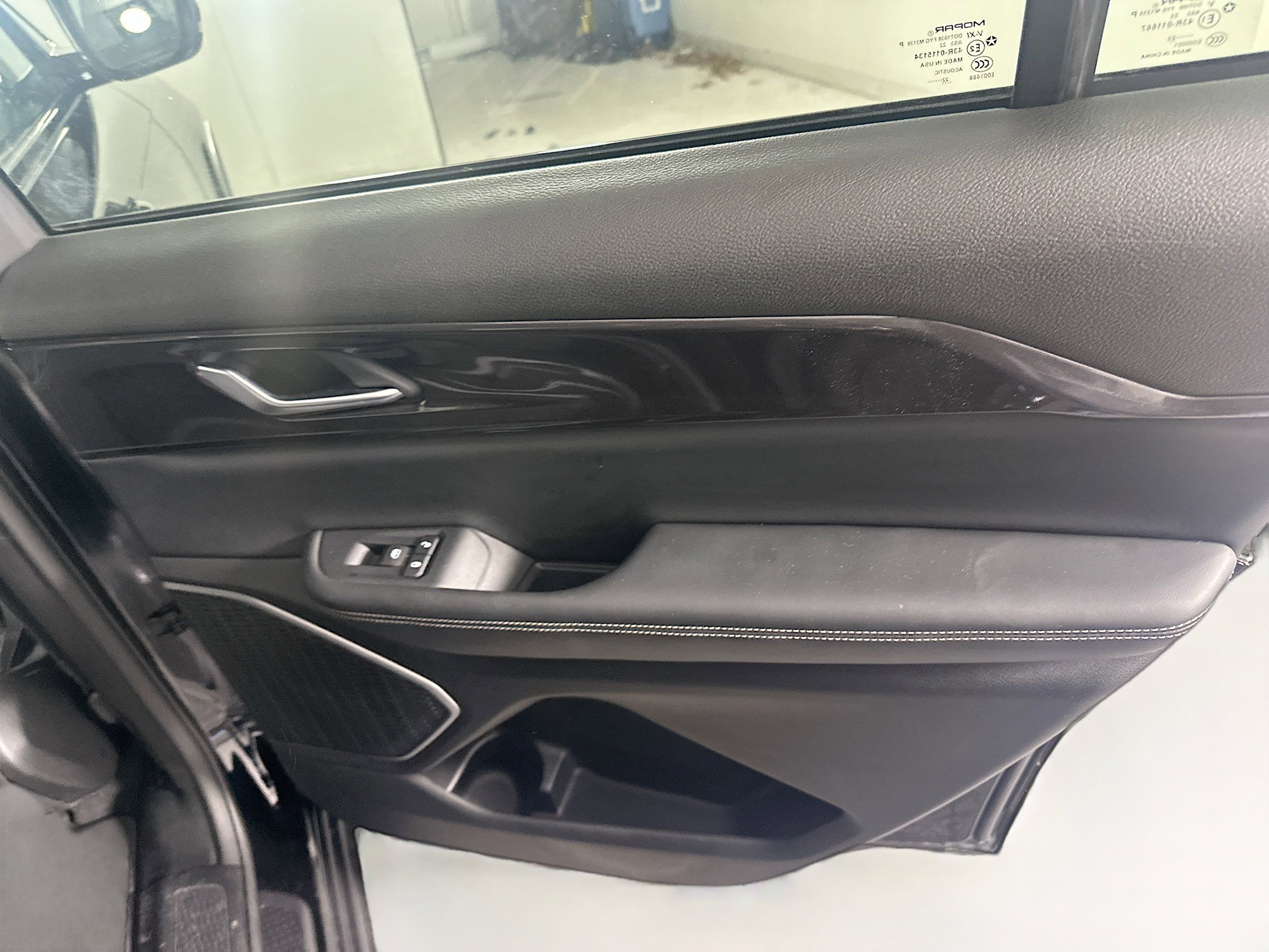 Used 2022 Jeep Grand Cherokee L Laredo image 32