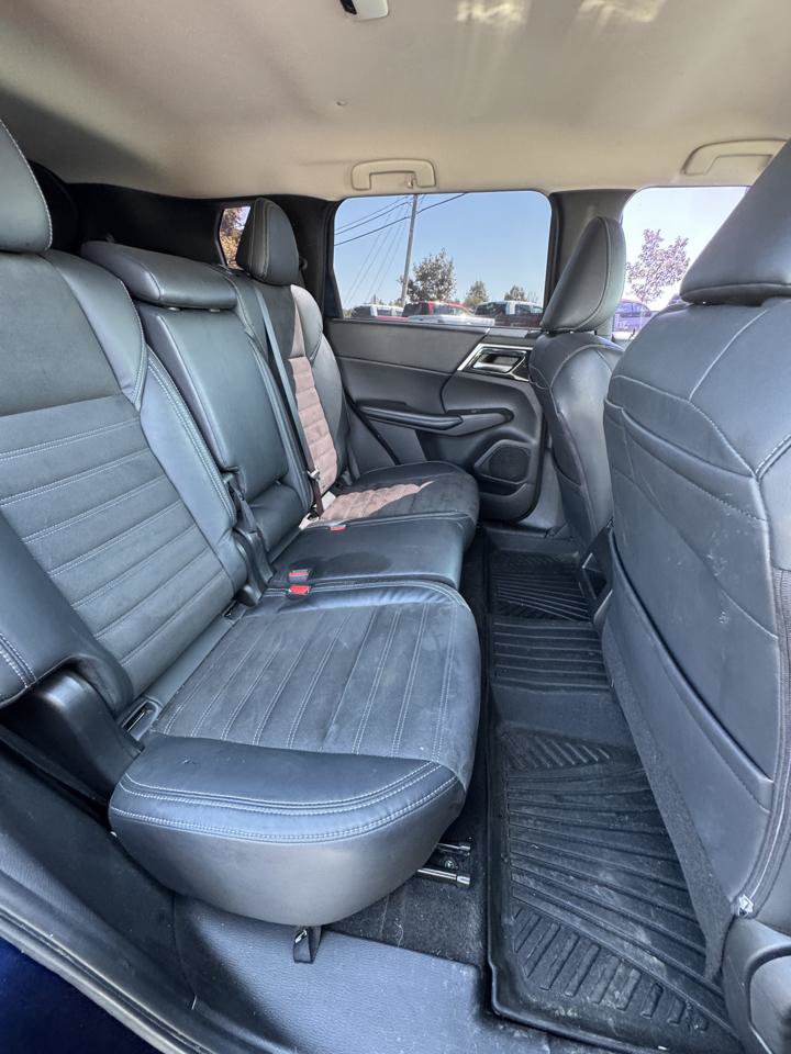 Used 2022 Mitsubishi Outlander SE AWD/4WD image 16