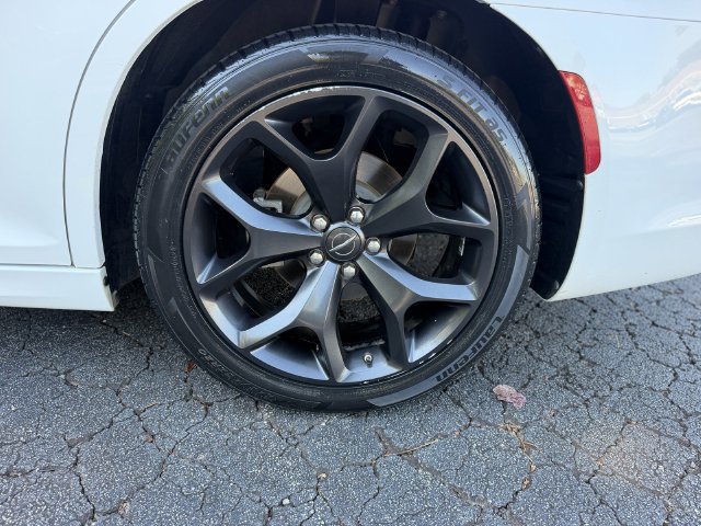 Used 2023 Chrysler 300 Touring L w/ Popular Equipment Group RWD image 43