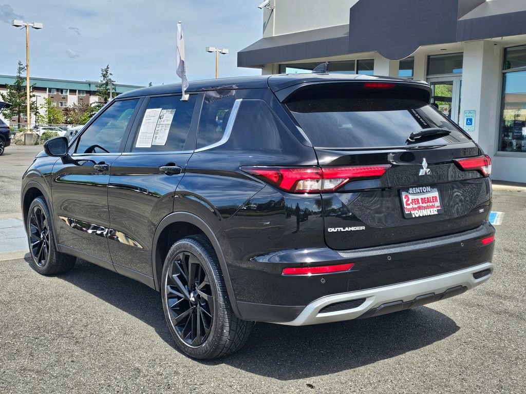Used 2024 Mitsubishi Outlander SE AWD/4WD image 7