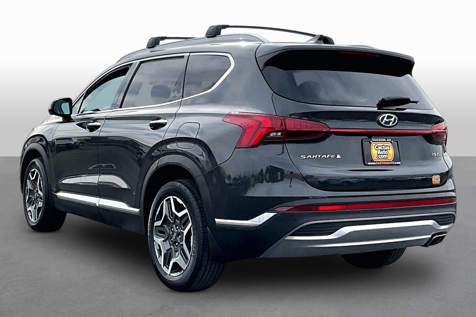 Used 2022 Hyundai Santa Fe Limited FWD image 11