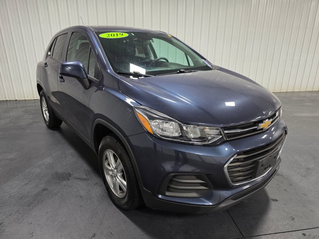 Used 2019 Chevrolet Trax LS w/ Tint and Cruise Package AWD/4WD video 2