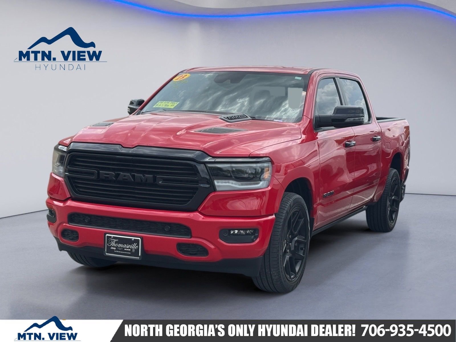 Used 2023 RAM 1500 Laramie AWD/4WD image 1