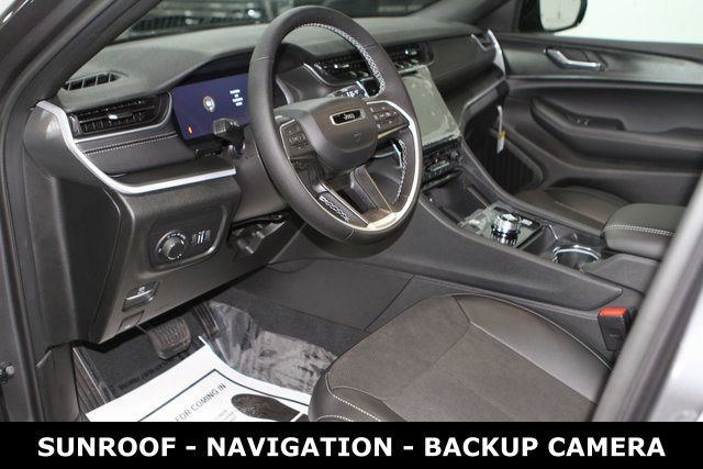 New 2025 Jeep Grand Cherokee L Altitude image 15