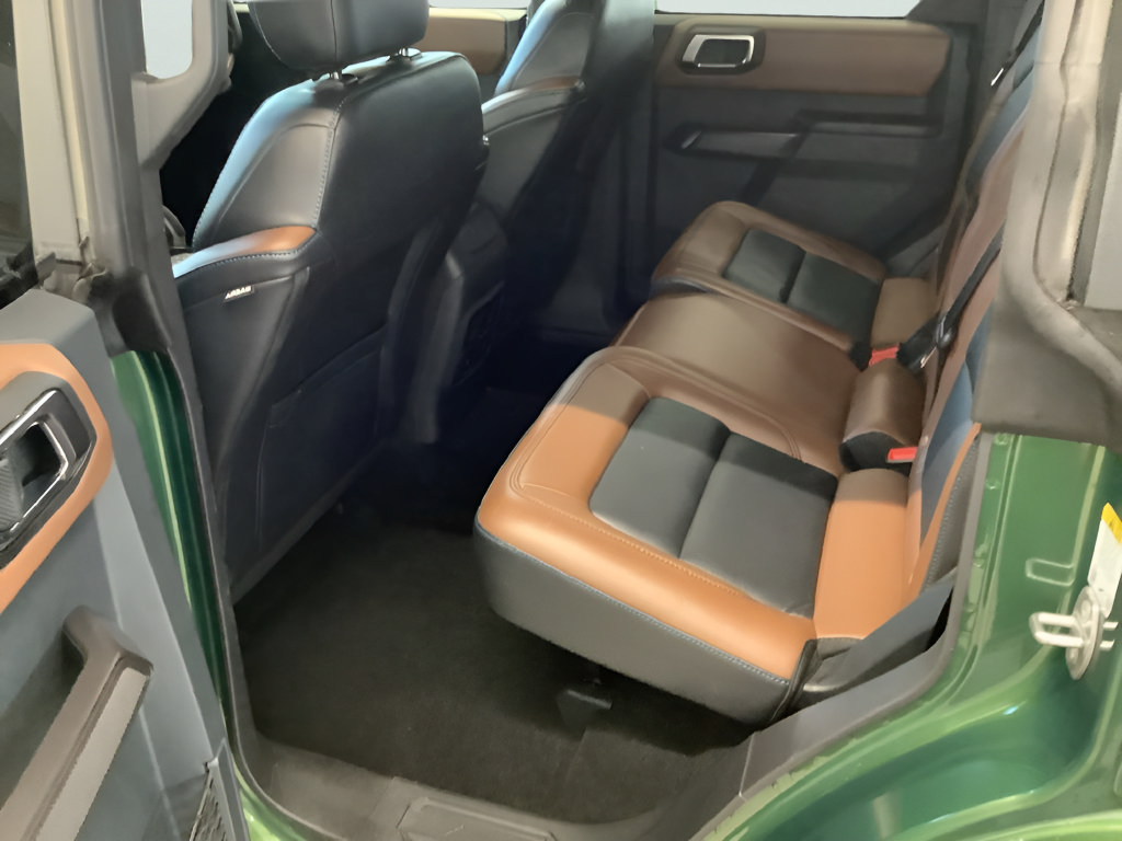 Used 2024 Ford Bronco Outer Banks AWD/4WD image 18