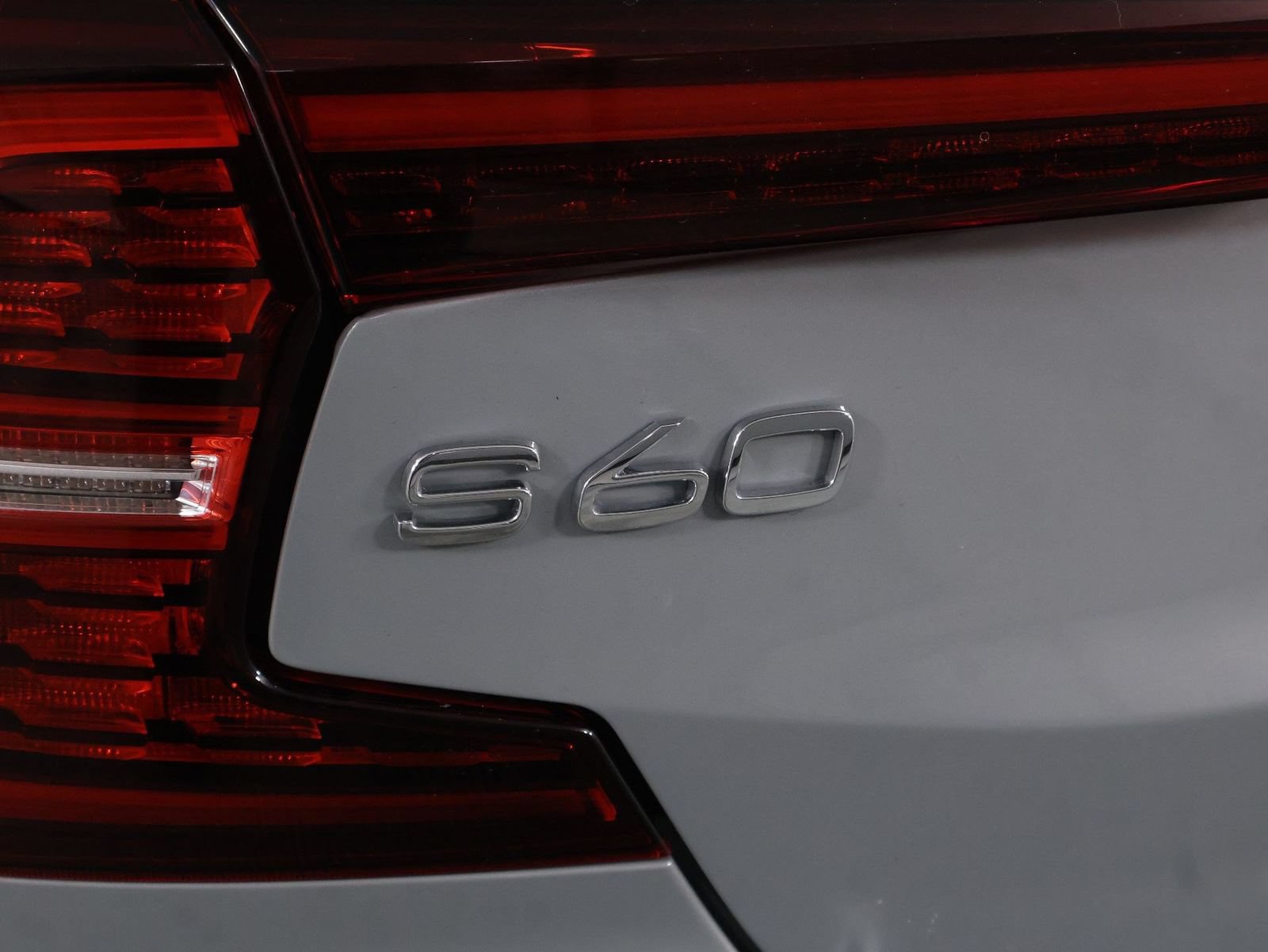 Certified 2024 Volvo S60 T8 Plus AWD/4WD image 19