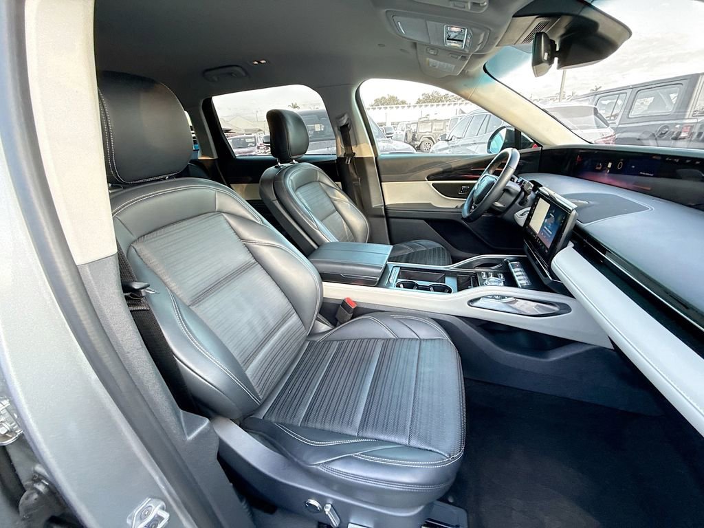 Used 2024 Lincoln Nautilus Reserve AWD/4WD image 33