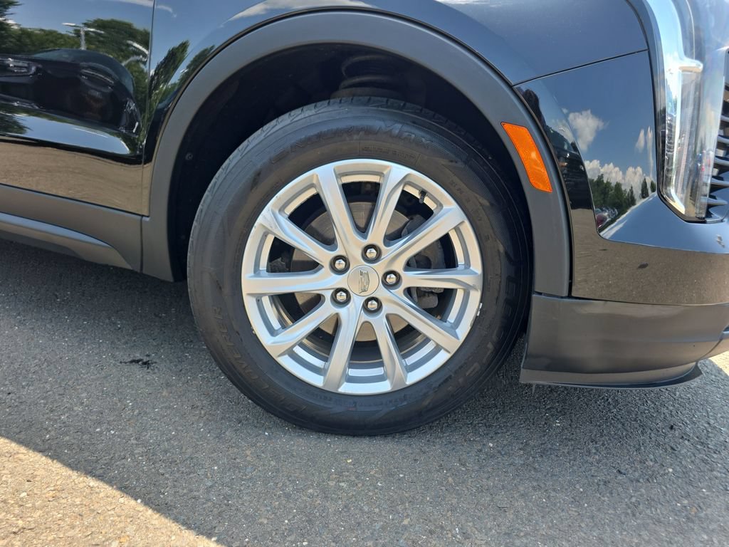 Used 2019 Cadillac XT4 Luxury w/ Cold Weather Package AWD/4WD image 10