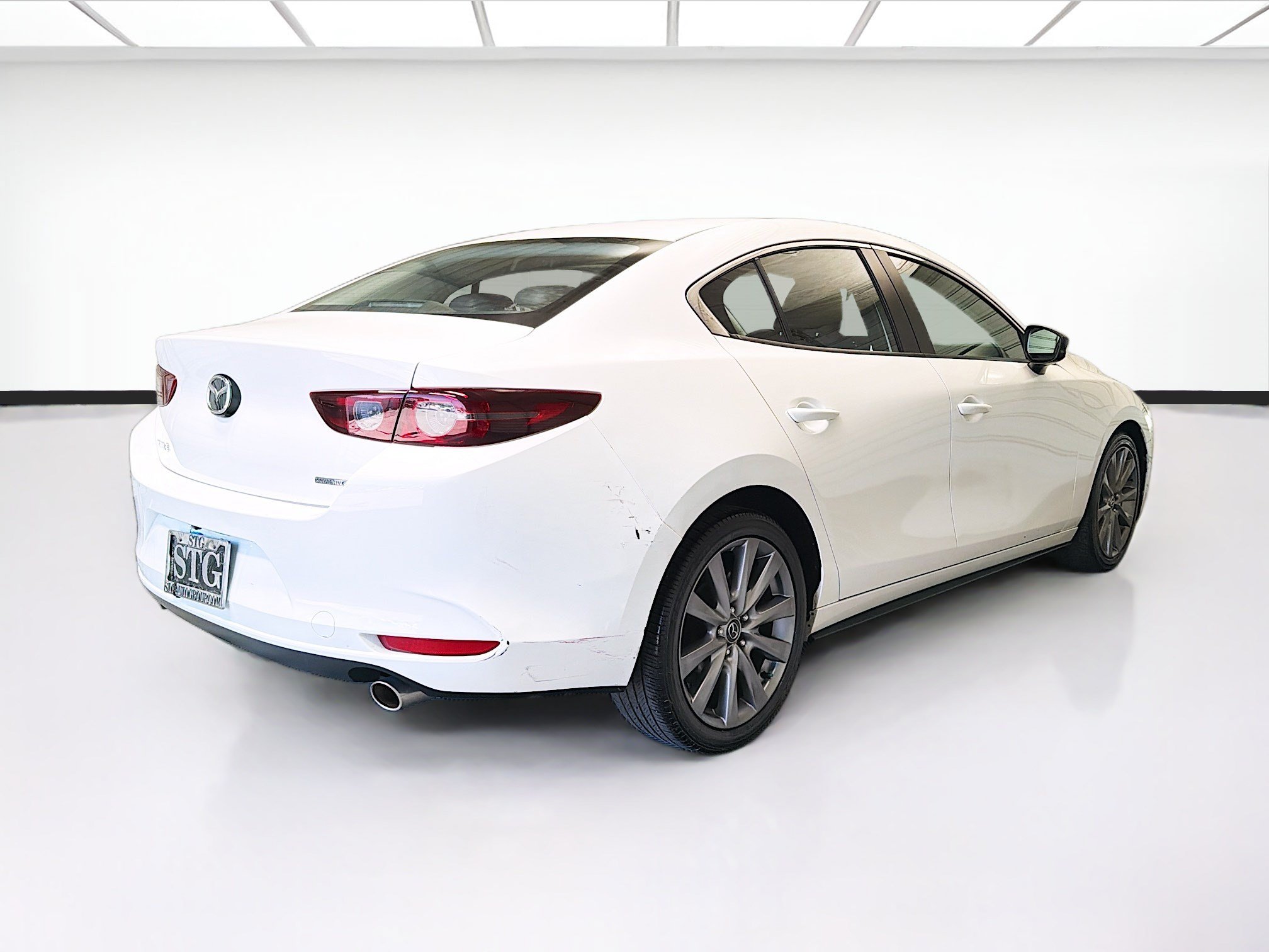 Used 2019 MAZDA MAZDA3 Sedan FWD image 4