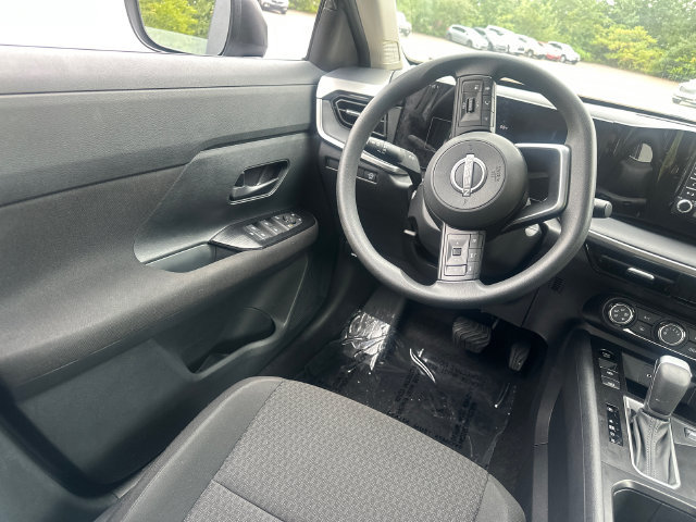 Used 2025 Nissan Kicks S FWD image 21