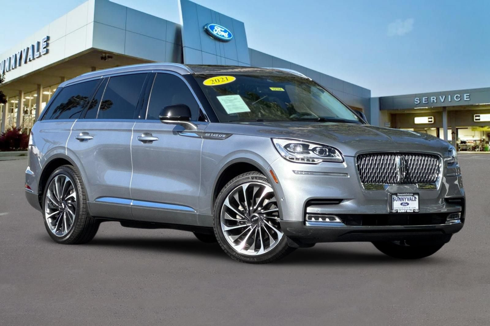 Used 2021 Lincoln Aviator Reserve w/ Equipment Group 202A AWD/4WD image 2