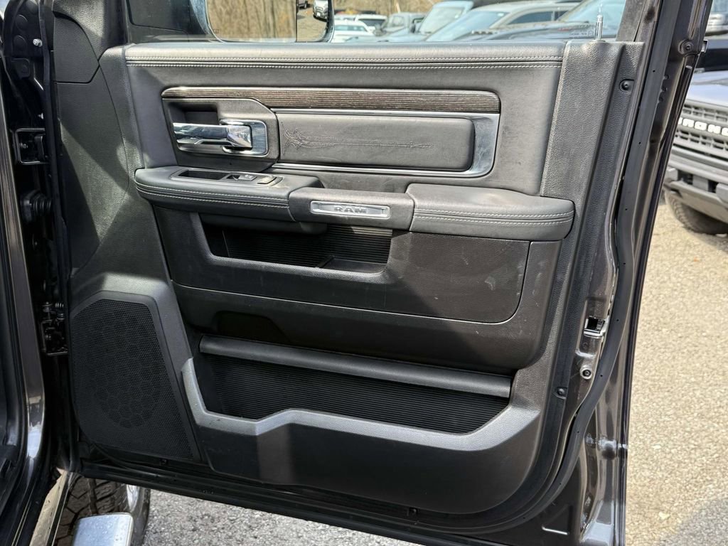 Used 2016 RAM 3500 Laramie Longhorn image 8