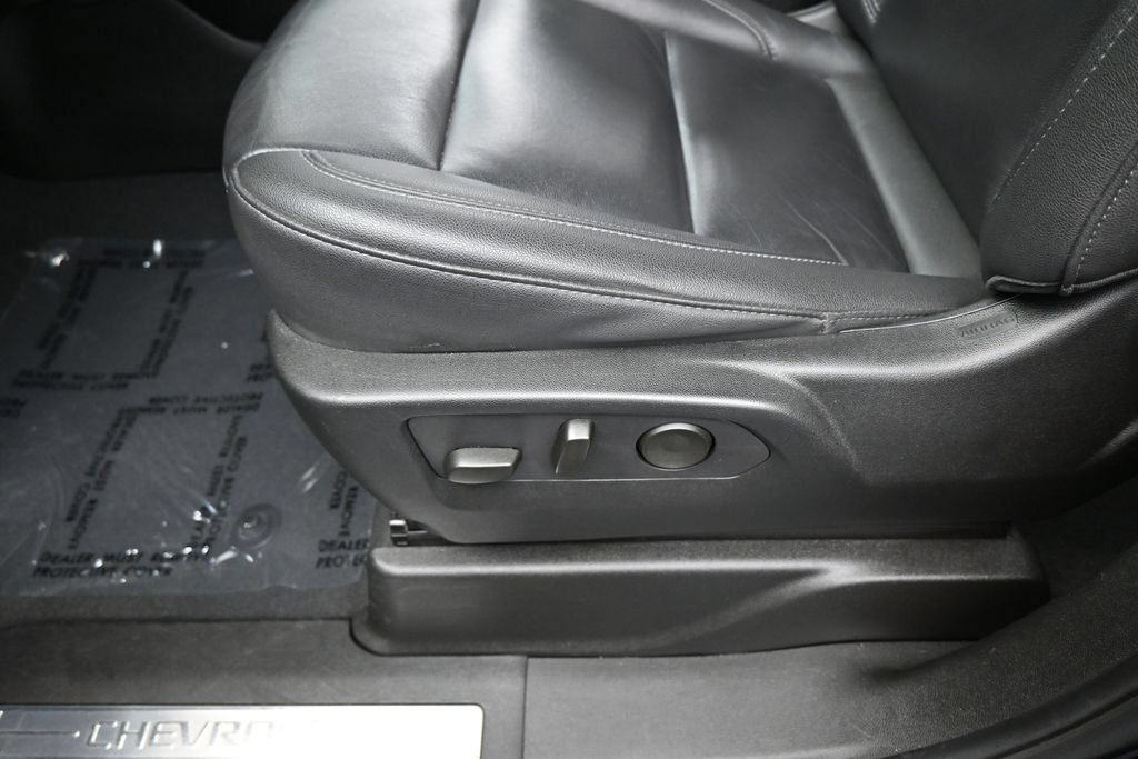 Used 2024 Chevrolet Suburban LT AWD/4WD image 16