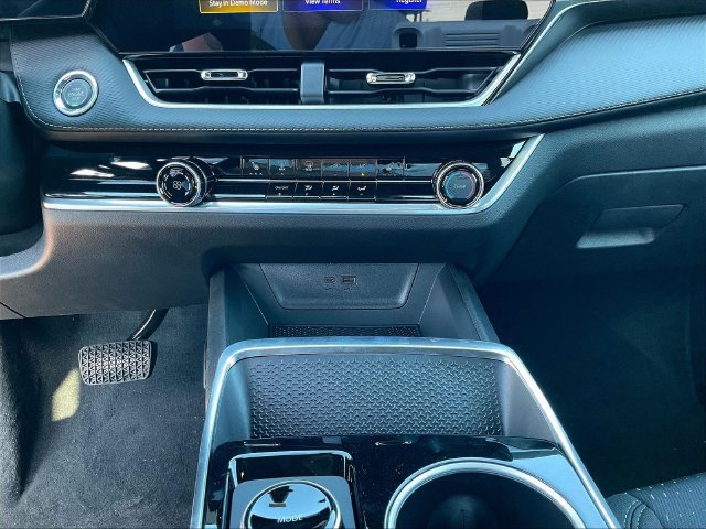 New 2027 Chevrolet Equinox LT w/ Midnight Edition FWD image 8